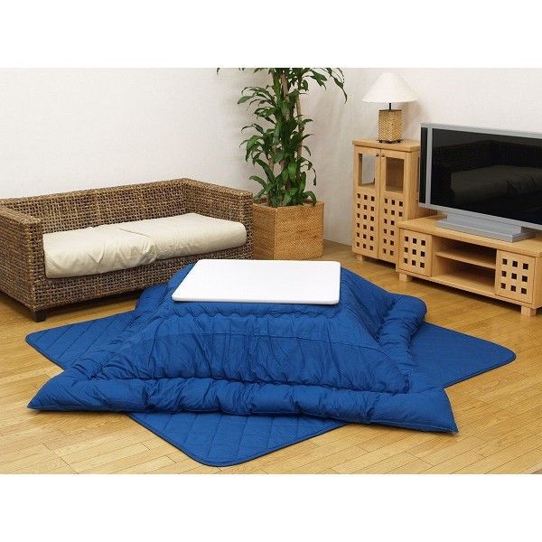 This Kotatsu Futon Set is for 75 80 x 75 80 cm size Kotatsu Table.