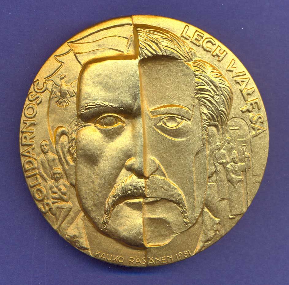 MEDAL 1981 LECH WALESA   SOLIDARITY   GOLD PLATED   BY KAUKO RASANEN