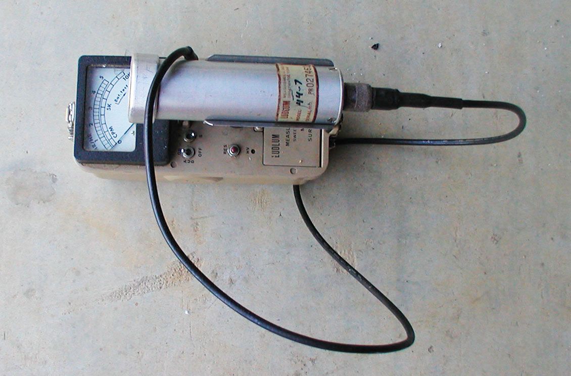 Ludlum Model 2 Survey Meter w Model 44 7 Detector