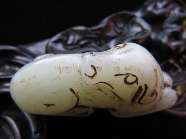 Natural Chinese Dog Hetian Nephrite Jade Pendant