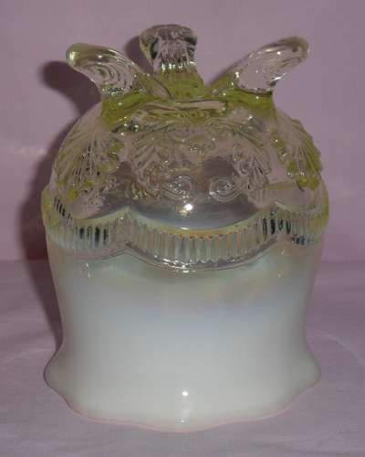 Manila Wreath and Shell Vaseline Opalescent Spooner Model Flint Glass