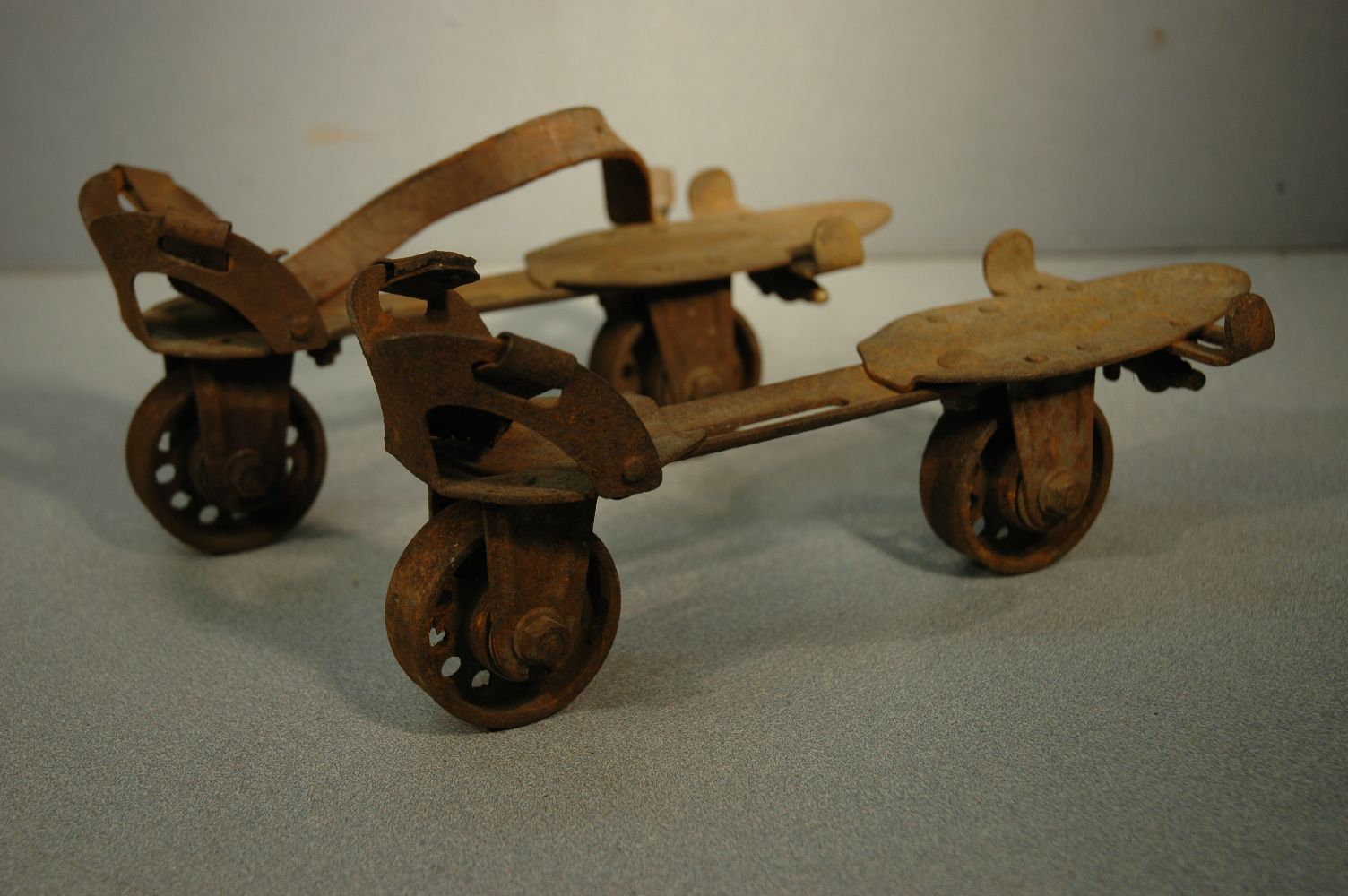 Antique 1900s RARE Cast Iron 2 Wheel Roller Skates