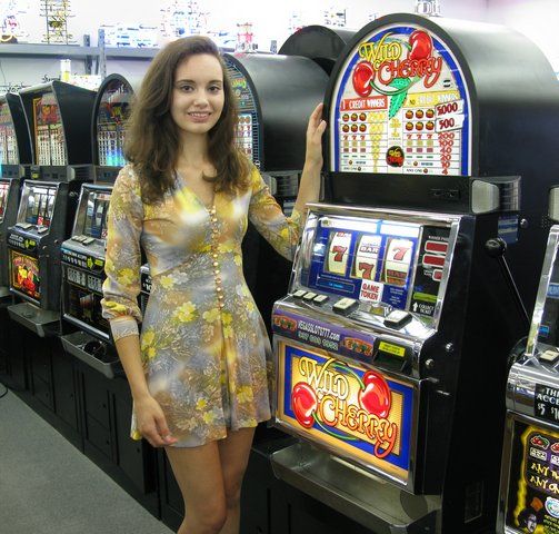 IGT Wild Cherry RT Slot Machine w Base Stand EB026