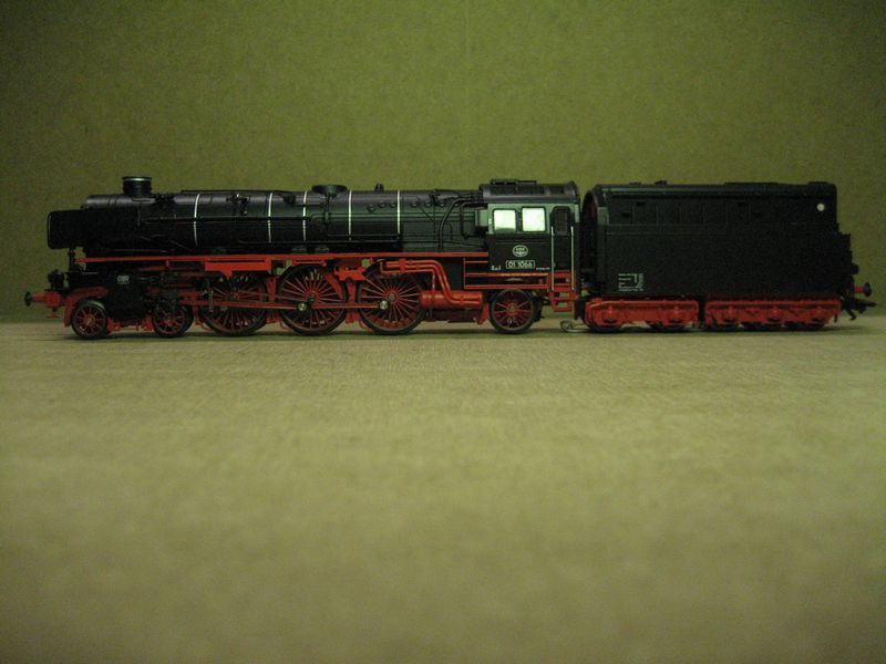 MÄRKLIN 37101 , Dampflok m. Tender , BR 011066 , UEF , OVP ( 10061