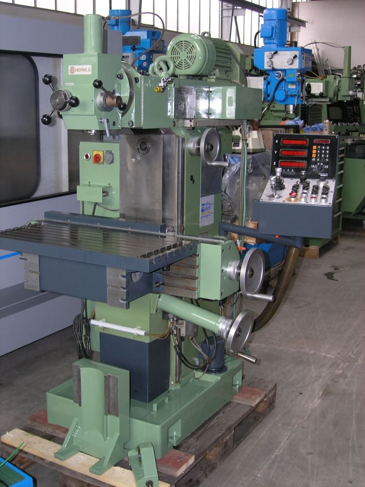 Hermle UWF 801 Fräsmaschine Heidenhain TNC 121