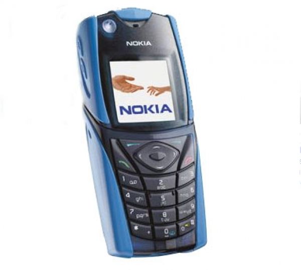 blau gebraucht / vom Nokia Service generalüberholt / 24 Mon Gewährl