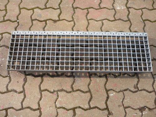 Gitterroststufe MW 30/30 Treppenstufe Gitterrost Treppe