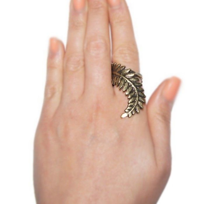 Neu langer Blätter Ring Blatt Form Vintage Look Bohemian Metall Retro