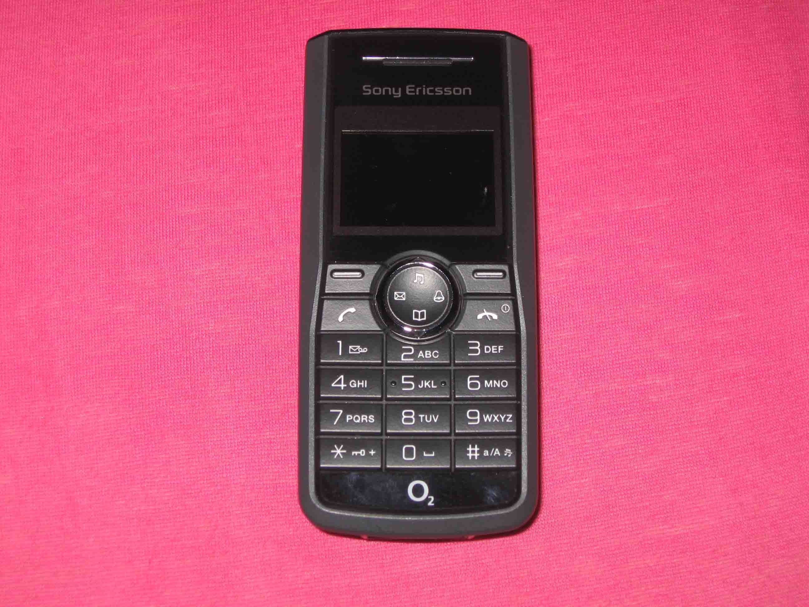 SonyEricsson SE J110i   o2 Handy Schwarz   Silber Gold Platin