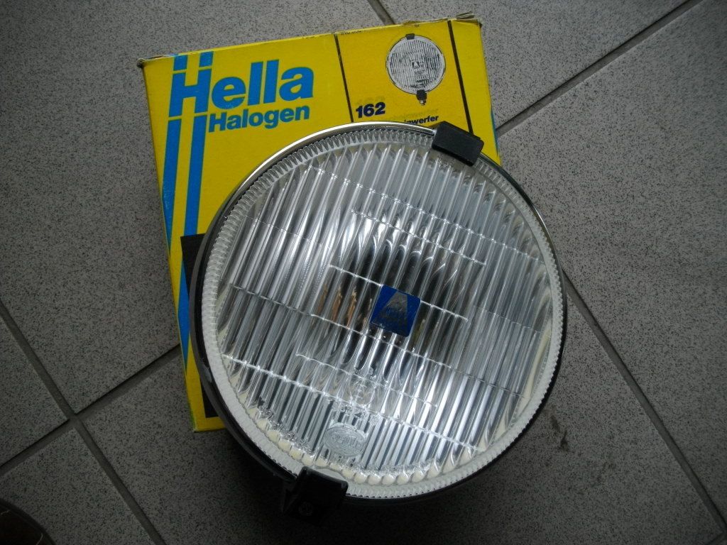 Halogen Nebelscheinwerfer Hella 162 Schwarz 1N6.003.650 241 3650 NEU