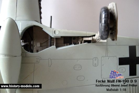 FOCKE WULF FW 190 D 9 PRILLER + Pilot 118 Fertigmodell 21st Century