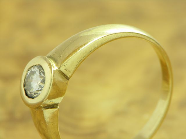 14kt 585 GOLD GELBGOLD RING MIT 0,25ct. BRILLANT SOLITÄR BESATZ