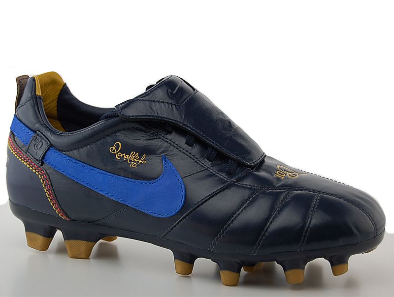 Nike Tiempo Ronaldinho FG Fußballschuhe Gr.42,5 NEU