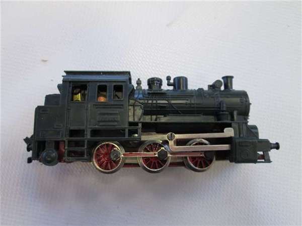 Rokal TT Dachbodenfund  Eisenbahnanlage, Gleise Loks Waggons Trafo