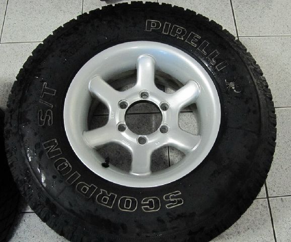 KOMPLETTRAD SATZ ALU + SOMMER * BORBET 815008 255/75R15