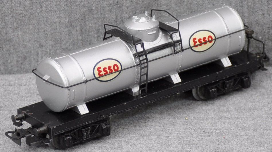 Märklin 334 E.3 Kesselwagen Esso 4achsig silber Guß__HO