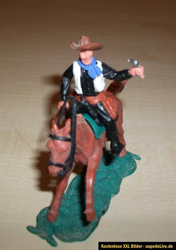 Zwei Cowboys zu Pferd, Timpo Toys 70er Jahre.