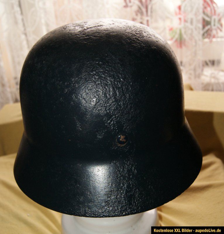 Alter Stahlhelm Wehrmacht – M 42 ?