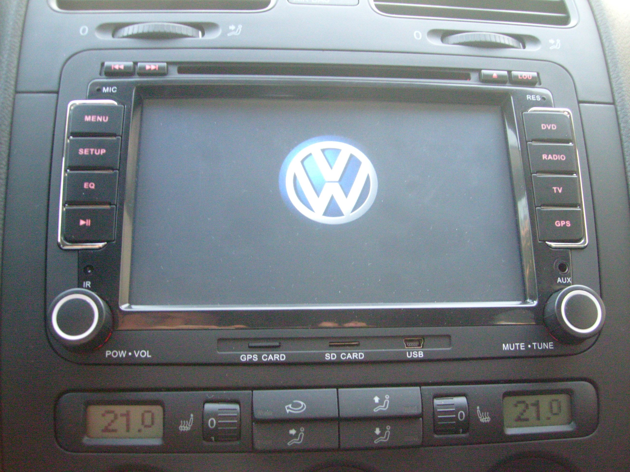 HD – GPS Navigationsgerät mit DVD, TV(DVB T), Bluetooth,Ipod