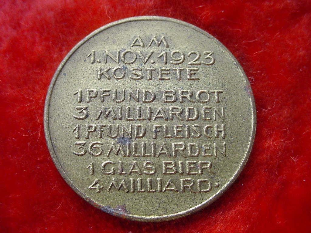 DEUTSCHEN VOLKES LEIDENSWEG AM 1 NOV 1923 KOSTETE 1 PFUND BROT 3