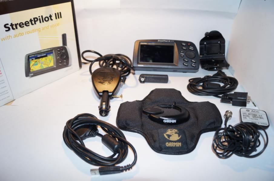 Garmin StreetPilot III GPS Navigationssystem Deluxe Motorrad Auto Navi