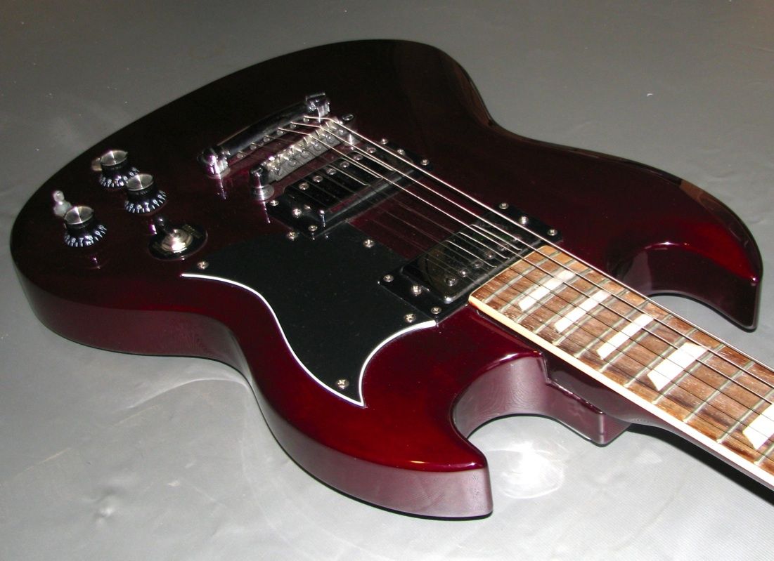 Gitarre   Gibson SG Style, mit Gigbag und Gurt