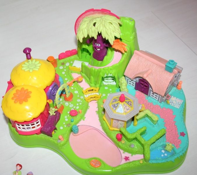 Polly Pocket Mini Sammlung Haus und Zauberwald und zwei Puppen