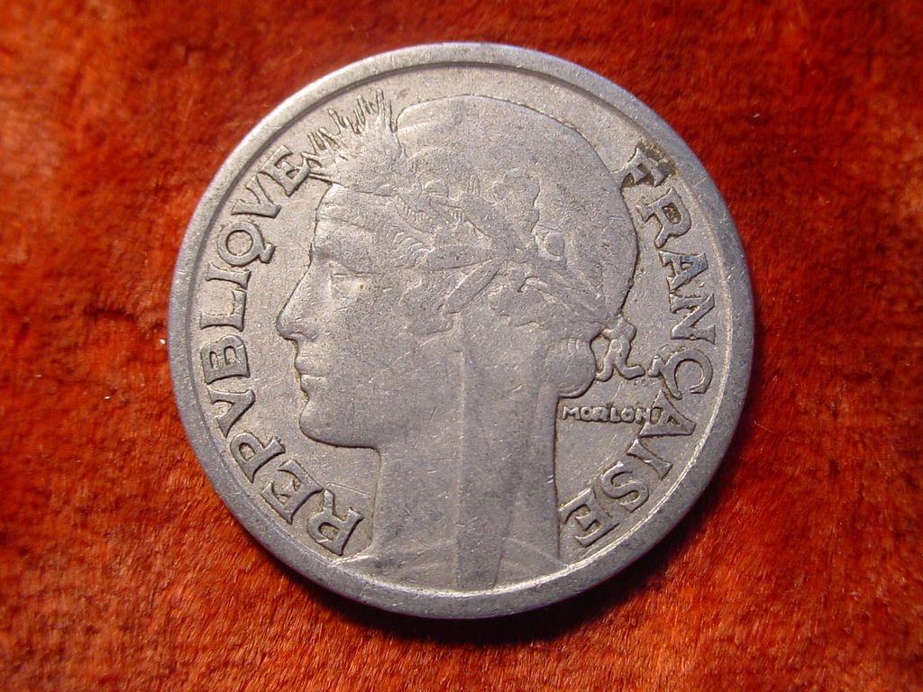 1947 B 2 FRANCS REPUBLIQUE FRANCAISE LIBERTE EGALITE FRATERNITE 688