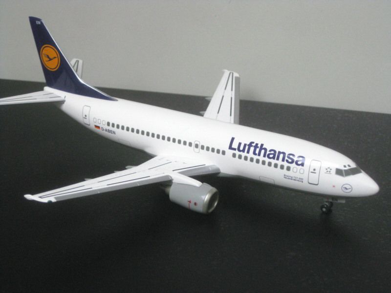 Lufthansa Boeing 737 (B737 300) Neubrandenburg, Herpa 1200