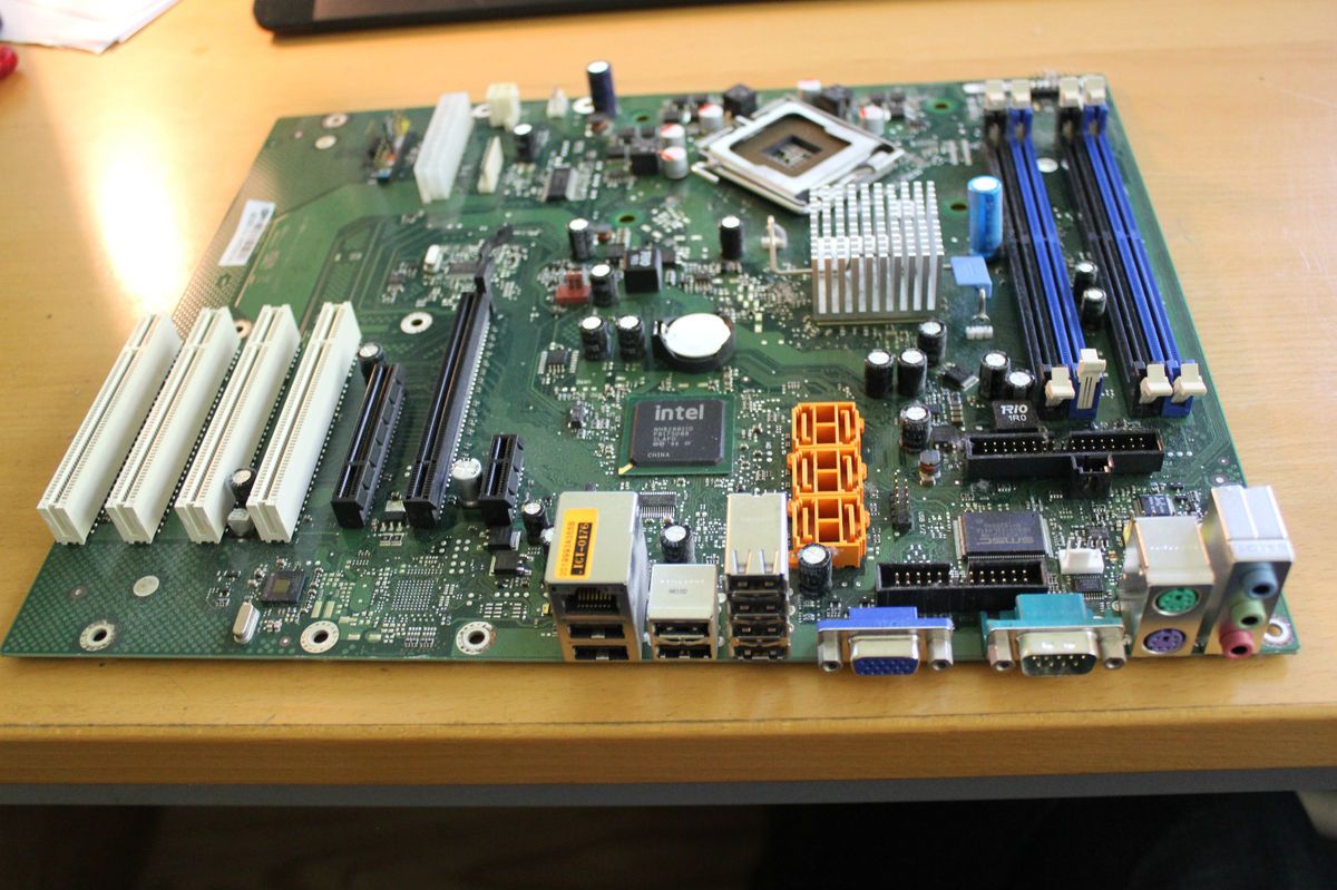 Siemens W26361 Mainboard w26361 W1551 X 03 Sockel 775 (45)*