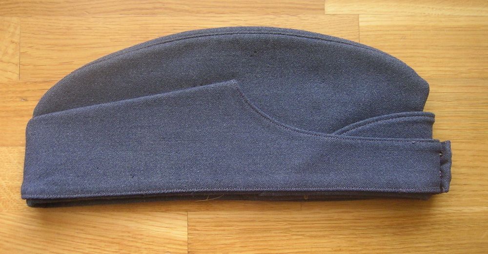 Komplette Uniform des Obersten RAF   Jacke, Hose, Schiffchen   1944