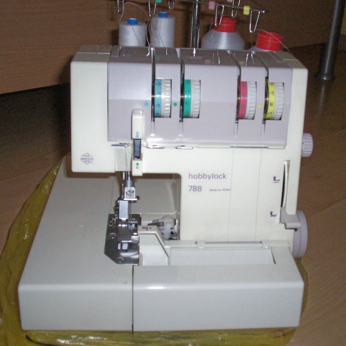 OVERLOCK   wie NEU  Pfaff Hobbylock 788